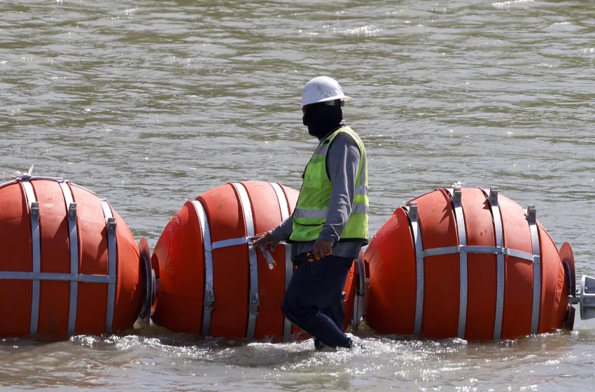  La barrera de boyas en el Río Bravo viola tratados entre Estados Unidos y México