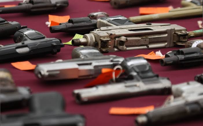  Corte de EU falla a favor de México en demanda contra fabricantes de armas